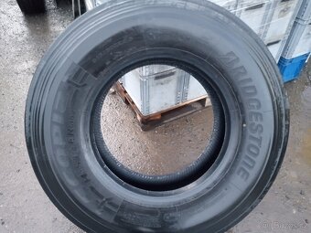 Pneu 315/80 R22,5 - 6