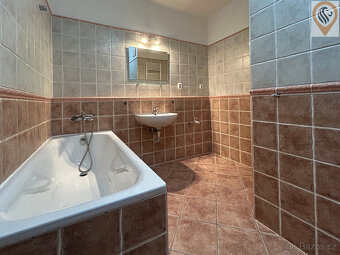 Pronájem bytu 2+kk, 54 m2, balkon, garážové stání - 6