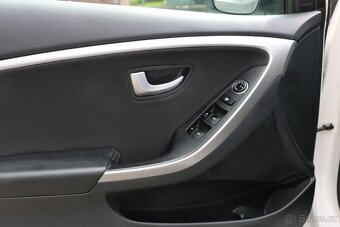 Hyundai i30 1.6 88Kw, ČR, Tažné jen 2 majitelé - 6