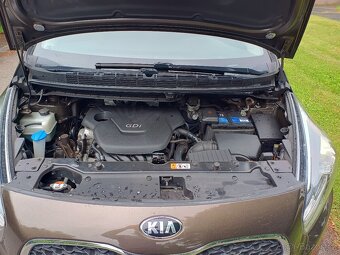 Kia Carens 1.6gdi benzín 2016 - 6
