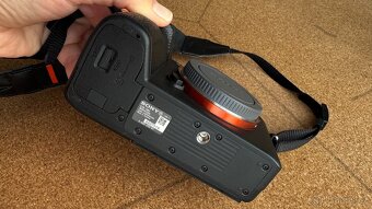 Sony a7III (ILCE-7M3) – tělo TOP STAV - 6