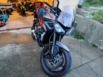 Triumph Street Triple 765 R - 6