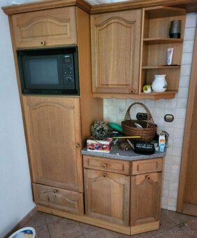 Menší dubová rustikální linka se spotřebiči,5168 - 6