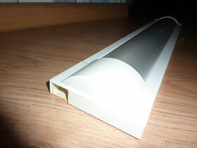 2x zářivka pod kuch.linku apod - cena 150 oba ks - 6