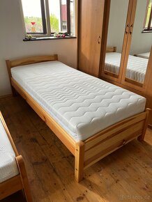 Masivní postel 90x200 + nová matrace - 6