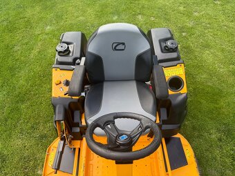 Výkonný profesionální mulčovač CUB Cadet Z1 - 6