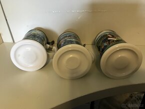 Prodám 3 korbele s vojenskou tématikou. Cena za 3 korbely - 6