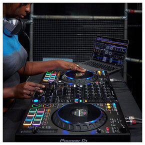 Pioneer DJ DDJ-FLX10 4-channel DJ Controller - 6