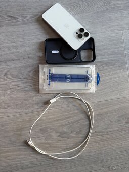IPhone 13 Pro s krytem a tvrzeným sklem - 6
