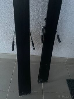 Lyze Atomic a hole - 6