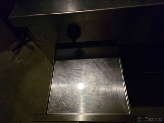 Sporák plynový se 3 hořáky WOK Casta - 6