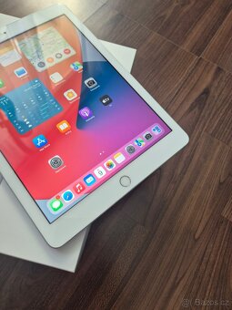 Apple iPad 6. generace 32gb - 6