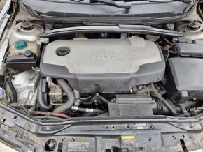 Volvo V70II facelift, D5 136kw - Náhradní díly - 6
