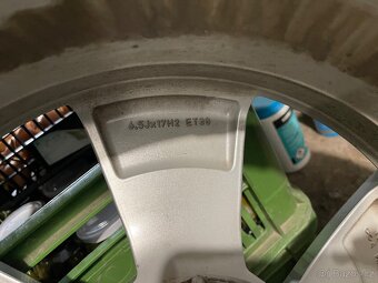 Alu kola Nanuq originál VW/Škoda 215/65 R17 zimní - 6