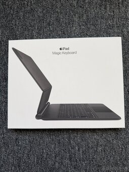 Apple Ipad Air 2022 64 GB+Magic Keyboard - 6