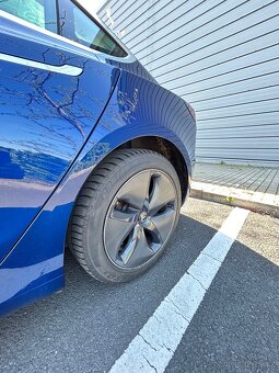 Tesla Model 3 - 6