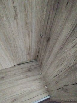 Velká šatní posuvná skříň - 6