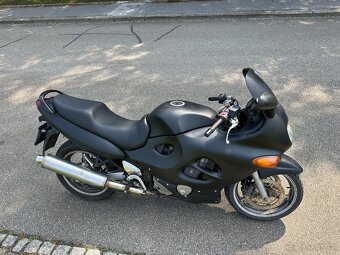 Suzuki GSX 600 F - 6