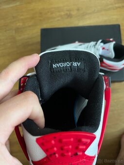 Nike Air Jordan 4 - 6