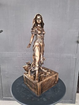 Velká bronzová socha, značená - 6
