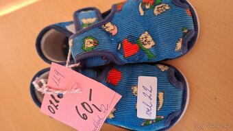 Vel. 22 zimní boty 2x , papuče 2x, crosky 1x - 6