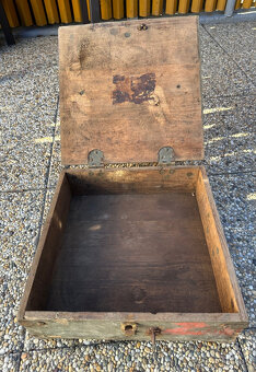 vojenská dřevěná bedna na granáty stará - 6