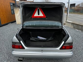 Mercedes-Benz 124, E 220E BEZ KOROZE,SUPER STAV - 6