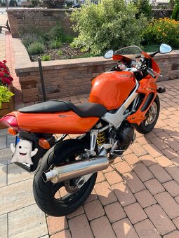 Honda VTR 1000F - 6