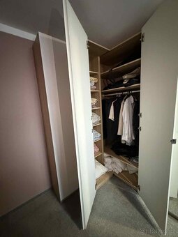 Prostorná skříň se zrcadlem - 6