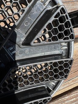 Přední a zadní znak VW na T5 - černé a nové  - 6