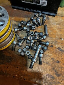 Rozšiřovací podložky 5x114.3 - 6