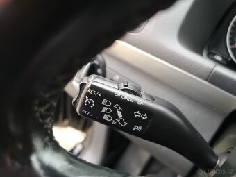 Volkswagen Touran 2.0 TDi CR103kW Highline Panorama - 6