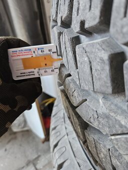 A/T pneu 285/70 R17 - 6