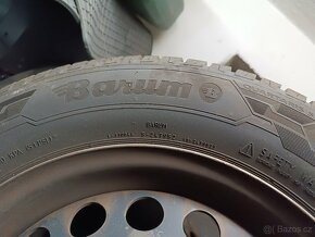 zimní 195/65/15 sada 5x112 ale díry na šrouby jsou větší - 6