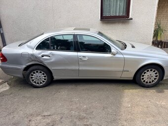 Mercedes w211 220d - 6