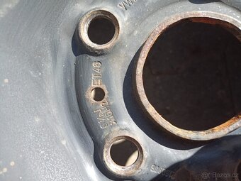 Zimní 205/60R16 - 6