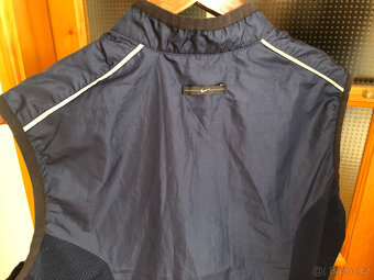 Vesta Nike vel. L - 6
