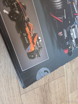 Lego Technic 42169 NEOM McLaren Extreme E - 6