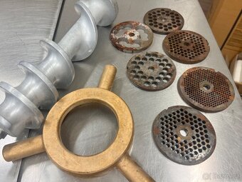 Řeznický kutr 30l - 6