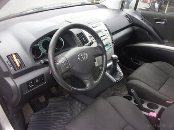 Toyota Corolla Verso - 6