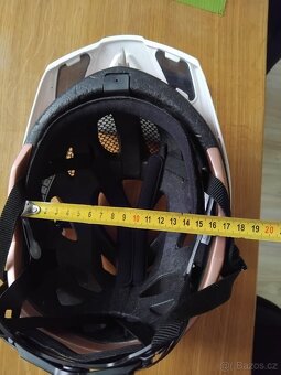 Cyklistická helma - 6