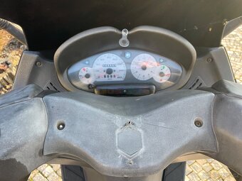 Piaggio X8 - 200 ccm - 6
