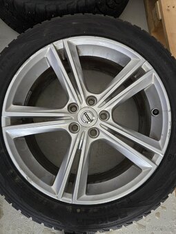 Prodám 4 dilnou sadu kol 18 originál Volvo - 6