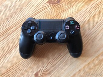 Dualshock 4 - 6