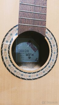 Klasická kytara s pouzdrem a ladičkou - 6