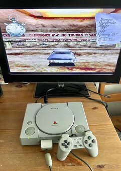 PS1 FAT v TOP stavu + hra Driver a příslušenství - 6