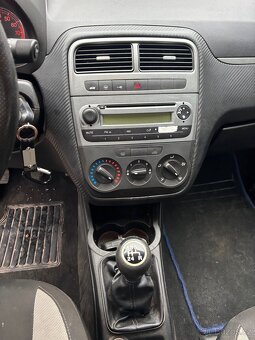 Fiat Grande 1,4 i. 57 Kw 5 dv - 6