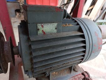 Srovnávačka 26,5 cm, 2,2kW, 400V/230V - 6