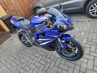Yamaha YZF R1 - 6