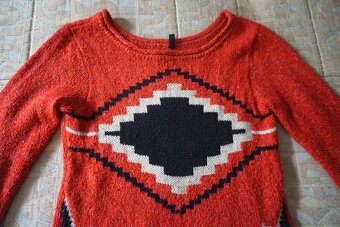 Dámský pletený červený svetr s ornamentem vel.S/M - 6